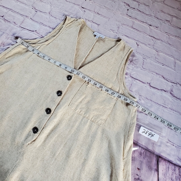 Miou Muse Sleeveless Linen Blend Romper Button Front Loose Fit Pocket Medium Tan - Picture 10 of 11